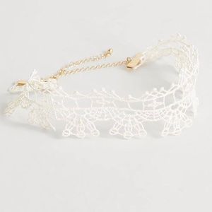Choker Necklace - Cream Lace